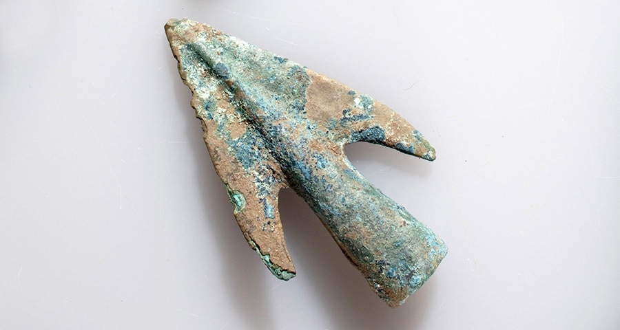 Pfeilspitze aus Bronze aus einem Fundensemble aus Güttingen